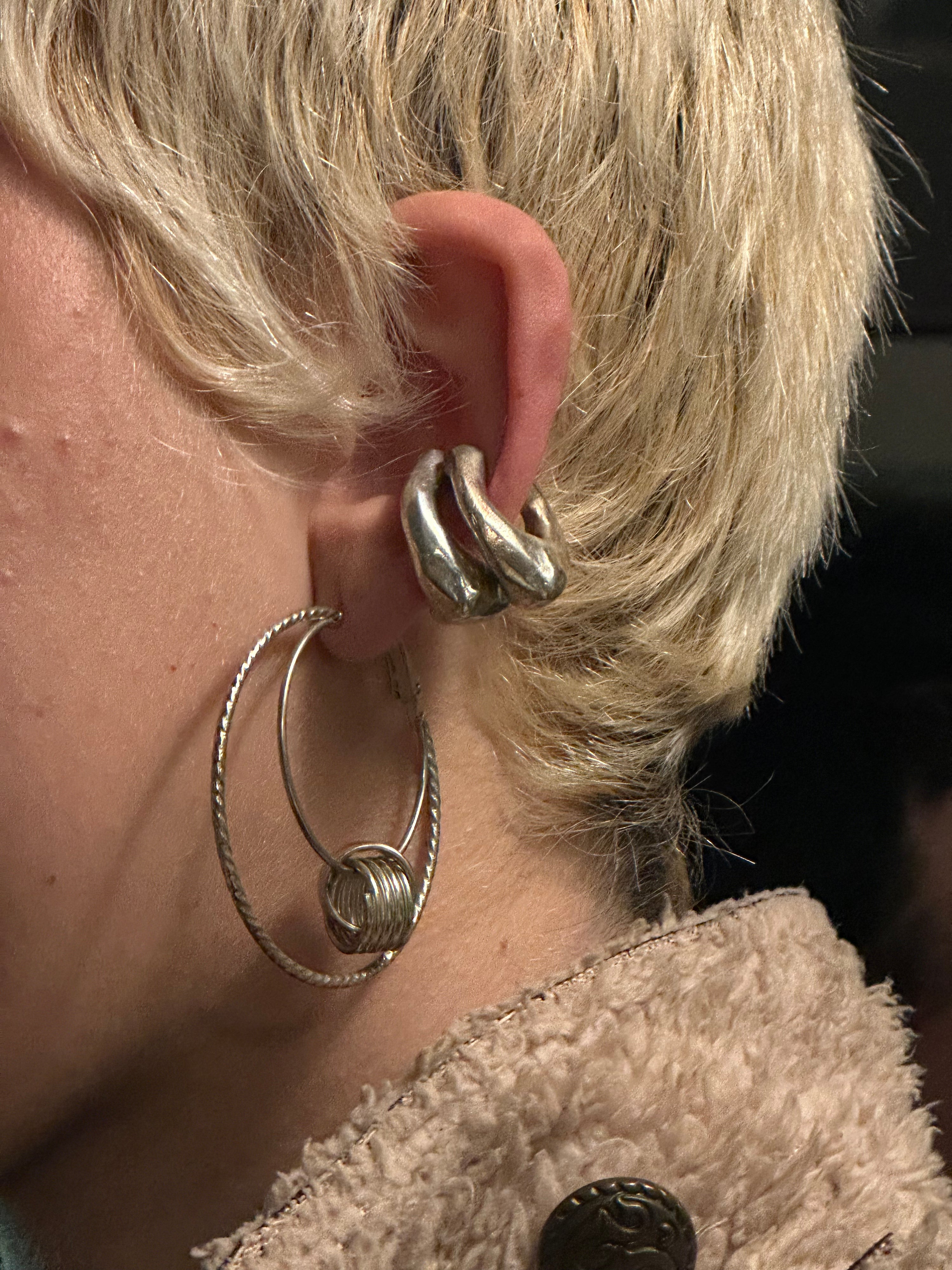 VERV_01: the ear cuff